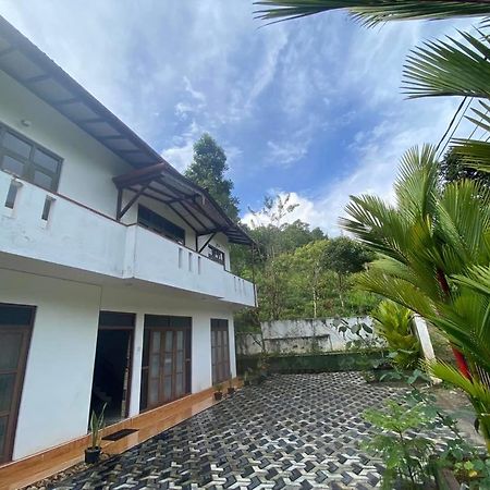 Montes Ella Bed & Breakfast ภายนอก รูปภาพ