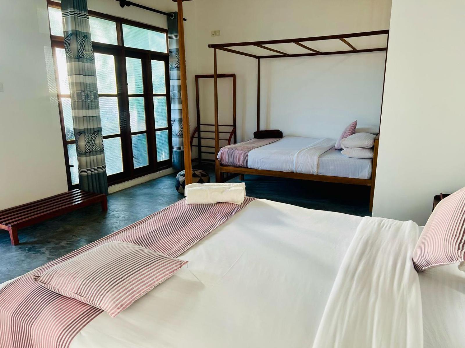 Montes Ella Bed & Breakfast ภายนอก รูปภาพ