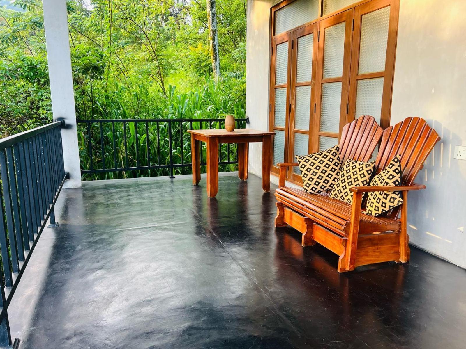 Montes Ella Bed & Breakfast ภายนอก รูปภาพ