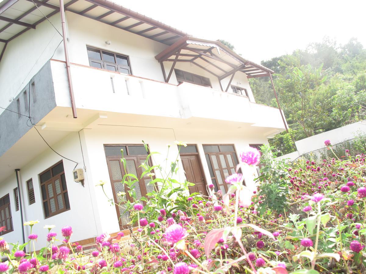Montes Ella Bed & Breakfast ภายนอก รูปภาพ